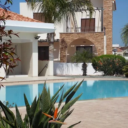 Alexandra Villa *